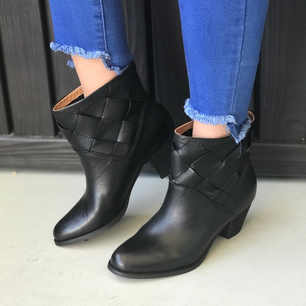 Distressed Woven Leather Western Cowgirl Boots - Picture 5 of 8